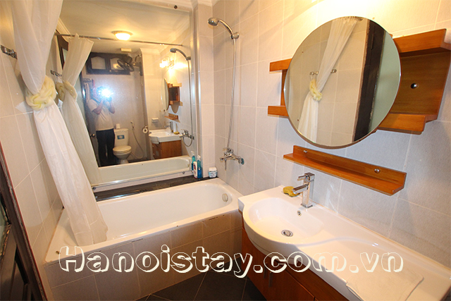 Cheap and spacious two bedroom apartment near Bach Khoa university 4