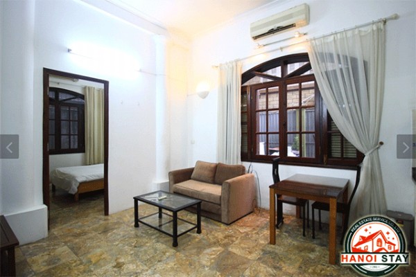 Cheap Apartment For Rent in Dang Thai Mai street, Tay Ho district 1