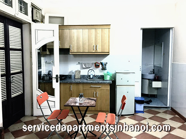 Cheap Apartment for rent in Doi Can st, Ba Dinh, 350$/month 3