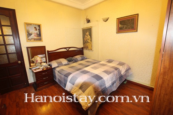 Cheap Apartment for rent in Tran Hung Dao street, Hoan Kiem 3