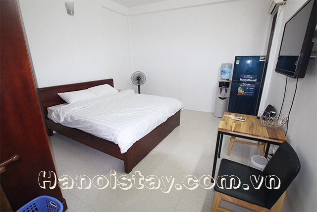 Cheap Apartment For rent in Yen Phu street, Tay Ho district, Nice furniture 2