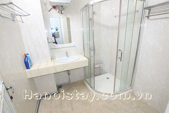 Cheap Apartment For rent in Yen Phu street, Tay Ho district, Nice furniture 4
