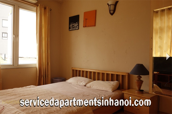 Cheap Apartment with big Balcony Rental in Truc Bach area, Ba Dinh 3