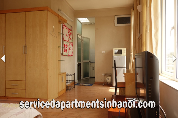 Cheap Apartment with big Balcony Rental in Truc Bach area, Ba Dinh 6