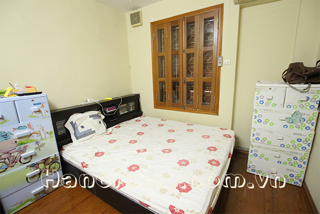 Cheap One Bedroom Apartment in a French House for Rent in Tran Hung Dao street, Hoan Kiem 4