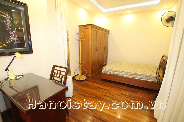Cheap One Bedroom Apartment Rental in Kim Ma street, Ba Dinh, With Nice Yard 3