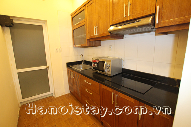 Cheap One Bedroom Apartment Rental in Kim Ma street, Ba Dinh, With Nice Yard 4
