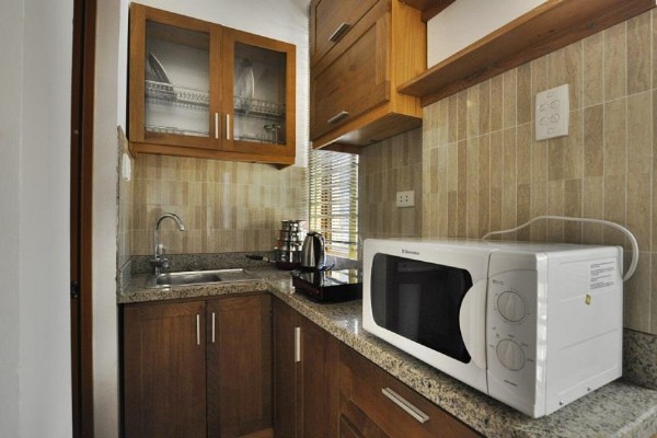 Cheap Studio Apartment Rental in To Ngoc Van st, Tay Ho district 4