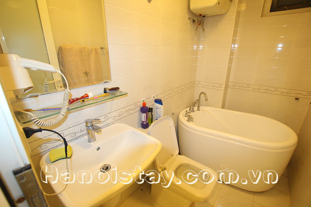 Cheap Two bedroom Apartment Rental near Lang Ha street, Dong Da 5