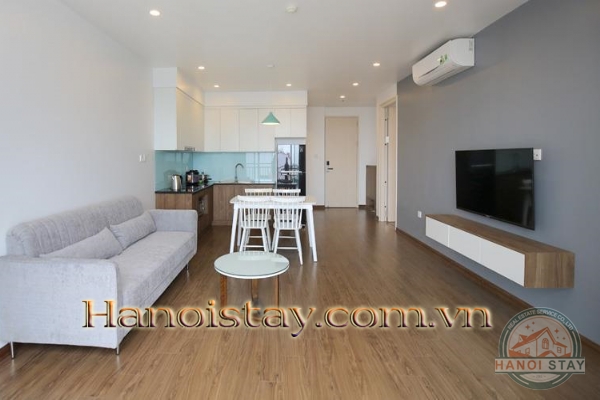 *Come and experience this premier 2 bedroom apartment with extremely attractive prices and incentives* 3