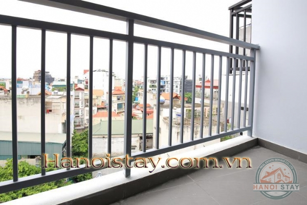 *Come and experience this premier 2 bedroom apartment with extremely attractive prices and incentives* 5