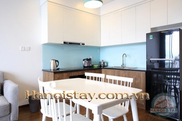 *Come and experience this premier 2 bedroom apartment with extremely attractive prices and incentives* 7
