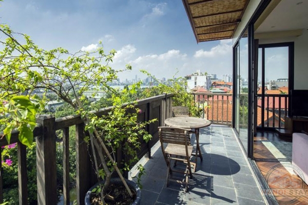 Comfy 2 BR apartment for rent in Dang Thai mai str, Tay Ho 2
