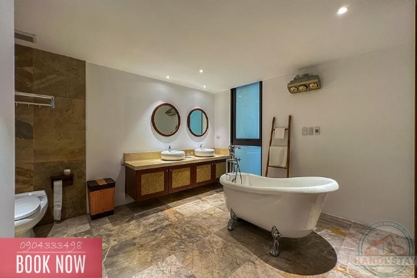 Contemporary Living: Rent this Spacious 3-Bedroom Apartment in Xom Chua, Near the Lake 24