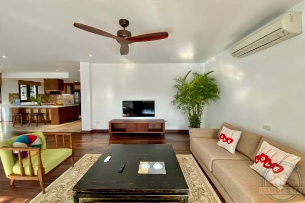 Contemporary Living: Rent this Spacious 3-Bedroom Apartment in Xom Chua, Near the Lake 2