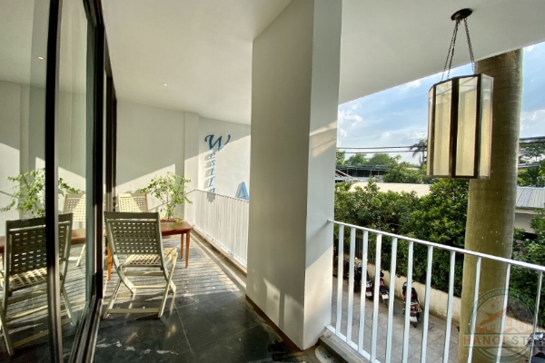 Contemporary Living: Rent this Spacious 3-Bedroom Apartment in Xom Chua, Near the Lake 12