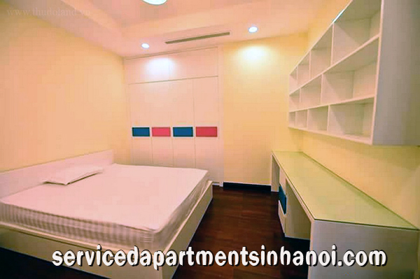 Convenient Two bedroom Apartment in R5 Tower, Vinhomes Royal City 6