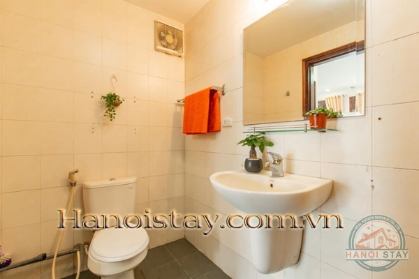 *Cozy and Lake View property for rent in Truc Bach Area, Ba Dinh* 7
