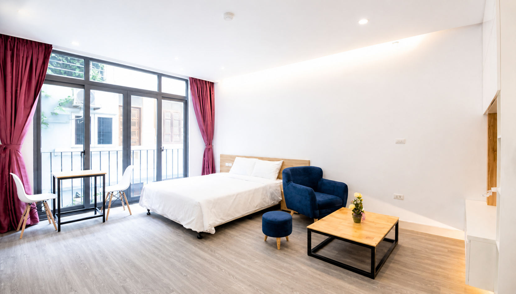MODERN DESIGN APARTMENT in BA DINH District -