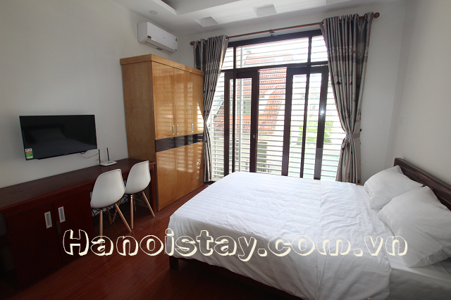 Cozy Studio Apartment Rental in Van Cao street, Ba Dinh 1