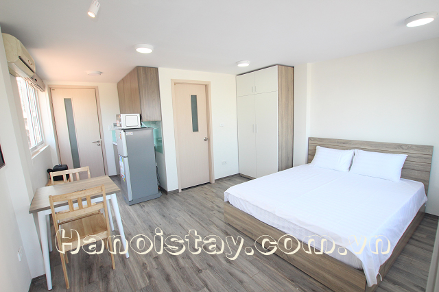 Cozy Studio Type Apartment Rental in Van Cao street, Ba Dinh 3