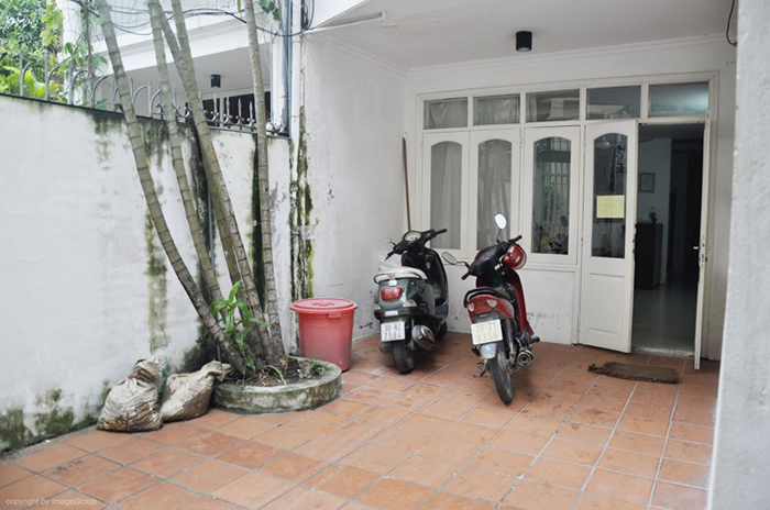 Cozy Two Bedroom Apartment Rental in Dao Tan str, Ba Dinh 1