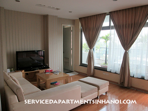 Cozy two bedroom flat with open balcony facing to Thu Le Lake 10