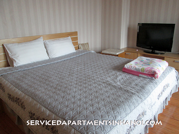 Cozy two bedroom flat with open balcony facing to Thu Le Lake 15