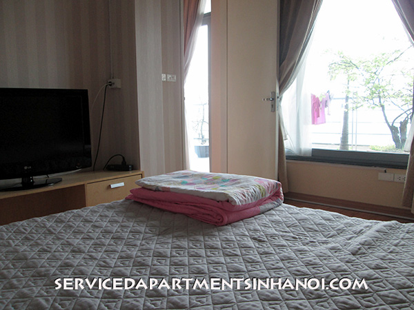 Cozy two bedroom flat with open balcony facing to Thu Le Lake 16