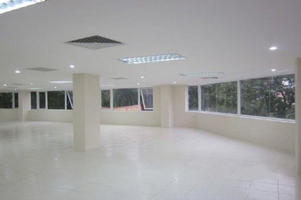 Crown Office building in Le Duc Tho street, Tu Liem district for rent 4