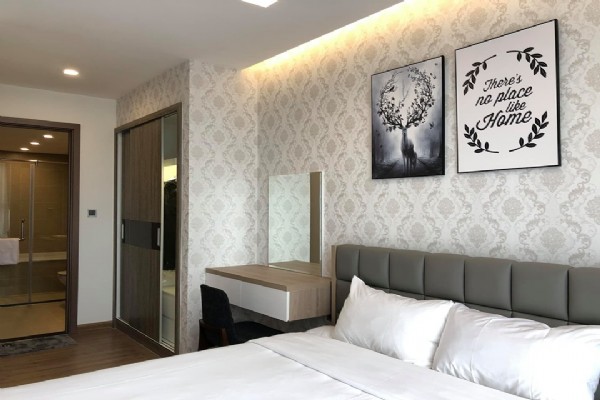 *Delight 4 Bedroom Apartment For Rent in Vinhomes Metropolis* 1