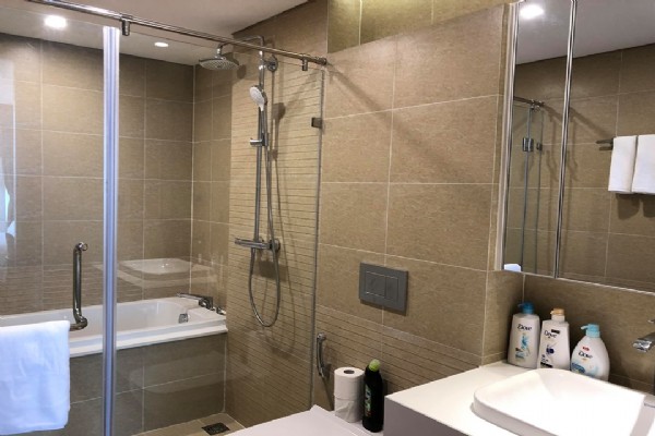 *Delight 4 Bedroom Apartment For Rent in Vinhomes Metropolis* 9
