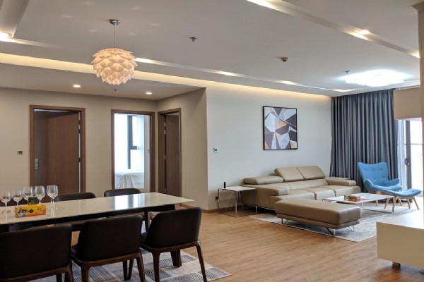 *Delight 4 Bedroom Apartment For Rent in Vinhomes Metropolis* 13