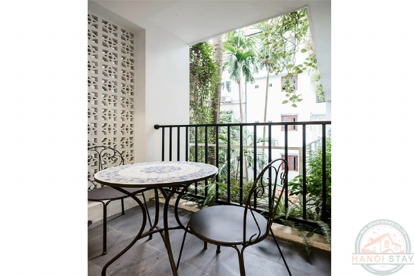 Delightful bright and airy 01 BR apartment for rent in Tu Hoa str, Tay Ho 3