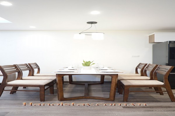*Deluxe 2 Bedroom Property For Rent in HongKong Tower, Center of Ba Dinh* 5