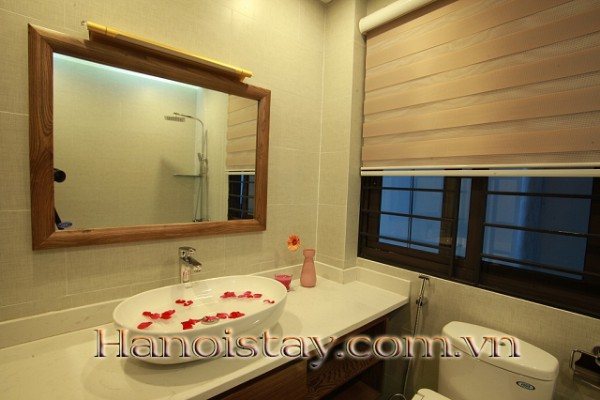 Deluxe Executive Property for Rent in Tran Quoc Hoan Street, Cau Giay 4