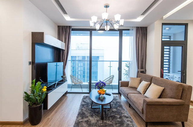 *Deluxe Four Bedroom Apartment For Rent in Vinhomes Metropolis, Beautiful Lake View* 16