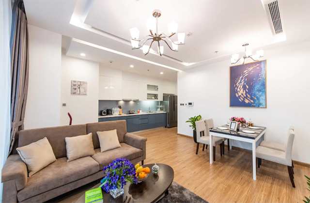 *Deluxe Four Bedroom Apartment For Rent in Vinhomes Metropolis, Beautiful Lake View* 17