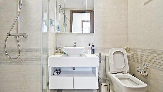 *Deluxe Four Bedroom Apartment For Rent in Vinhomes Metropolis, Beautiful Lake View* 28