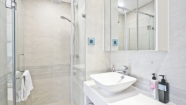 *Deluxe Four Bedroom Apartment For Rent in Vinhomes Metropolis, Beautiful Lake View* 29