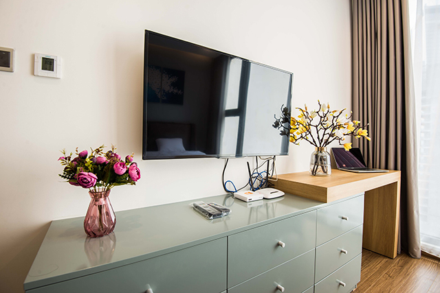 *Deluxe Four Bedroom Apartment For Rent in Vinhomes Metropolis, Beautiful Lake View* 37