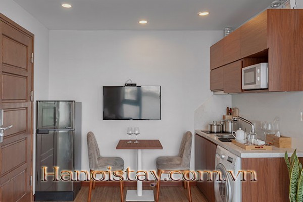 *Deluxe LAKE VIEW Apartment Rental in Central Òf Hanoi, Viet Nam* 4