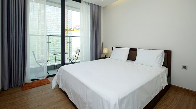 *Deluxe Three Bedroom Apartment For Rent in Vinhomes Metropolis* 24