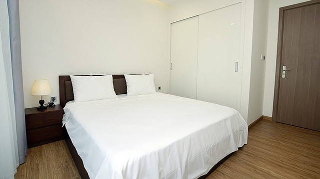 *Deluxe Three Bedroom Apartment For Rent in Vinhomes Metropolis* 25