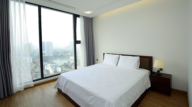 *Deluxe Three Bedroom Apartment For Rent in Vinhomes Metropolis* 28