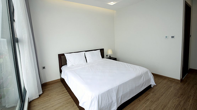 *Deluxe Three Bedroom Apartment For Rent in Vinhomes Metropolis* 30