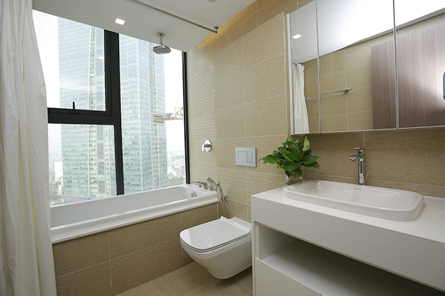 *Deluxe Three Bedroom Apartment For Rent in Vinhomes Metropolis* 33