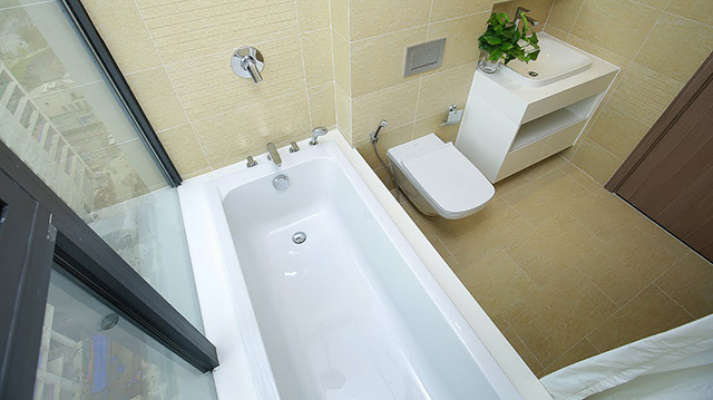 *Deluxe Three Bedroom Apartment For Rent in Vinhomes Metropolis* 34