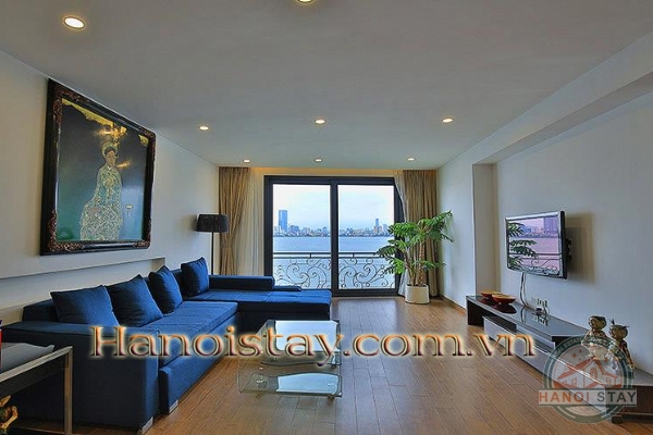 *Direct Lake Front Three Bedroom Apartment for rent in Tu Hoa street, Tay Ho* 4