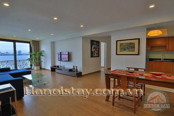 *Direct Lake Front Three Bedroom Apartment for rent in Tu Hoa street, Tay Ho* 10
